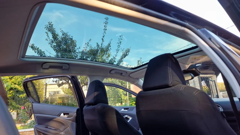 Peugeot 308 1.2T-131k.c.-EURO 6B, снимка 12 - Автомобили и джипове - 52618632