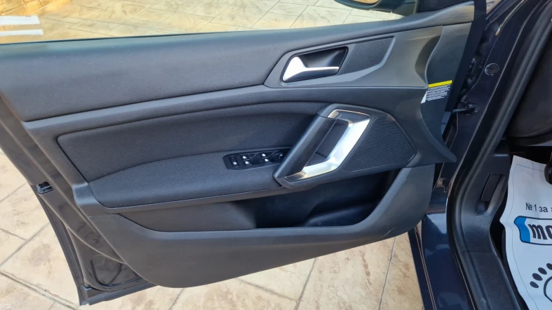 Peugeot 308 1.2T-131k.c.-EURO 6B, снимка 7 - Автомобили и джипове - 52618632