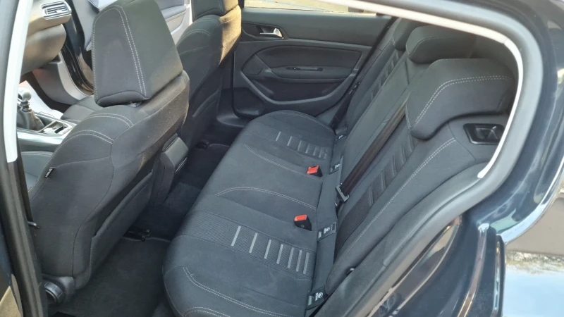 Peugeot 308 1.2T-131k.c.-EURO 6B, снимка 11 - Автомобили и джипове - 52618632