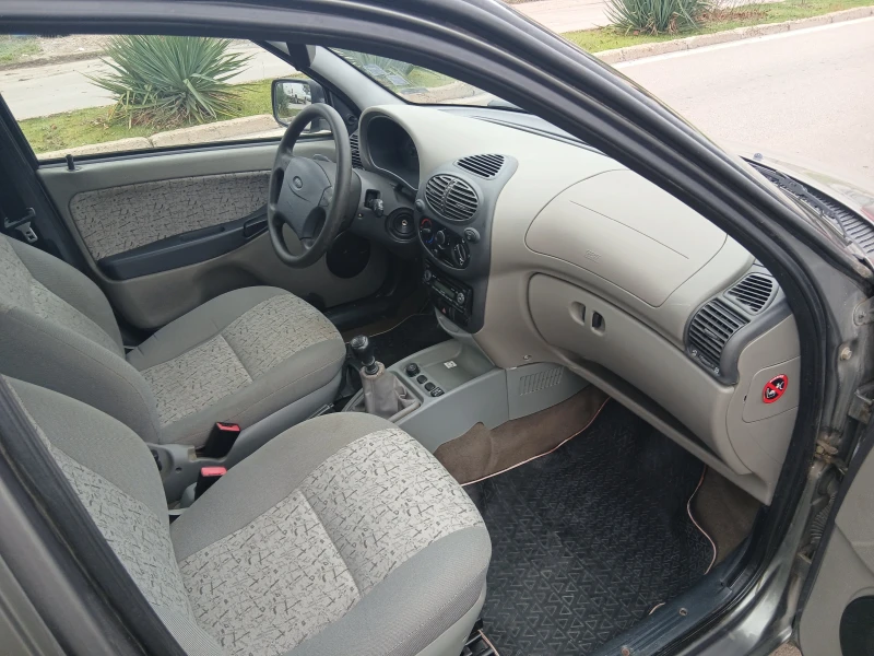 Lada Kalina 1.6газ  гаражен, снимка 2 - Автомобили и джипове - 52682354