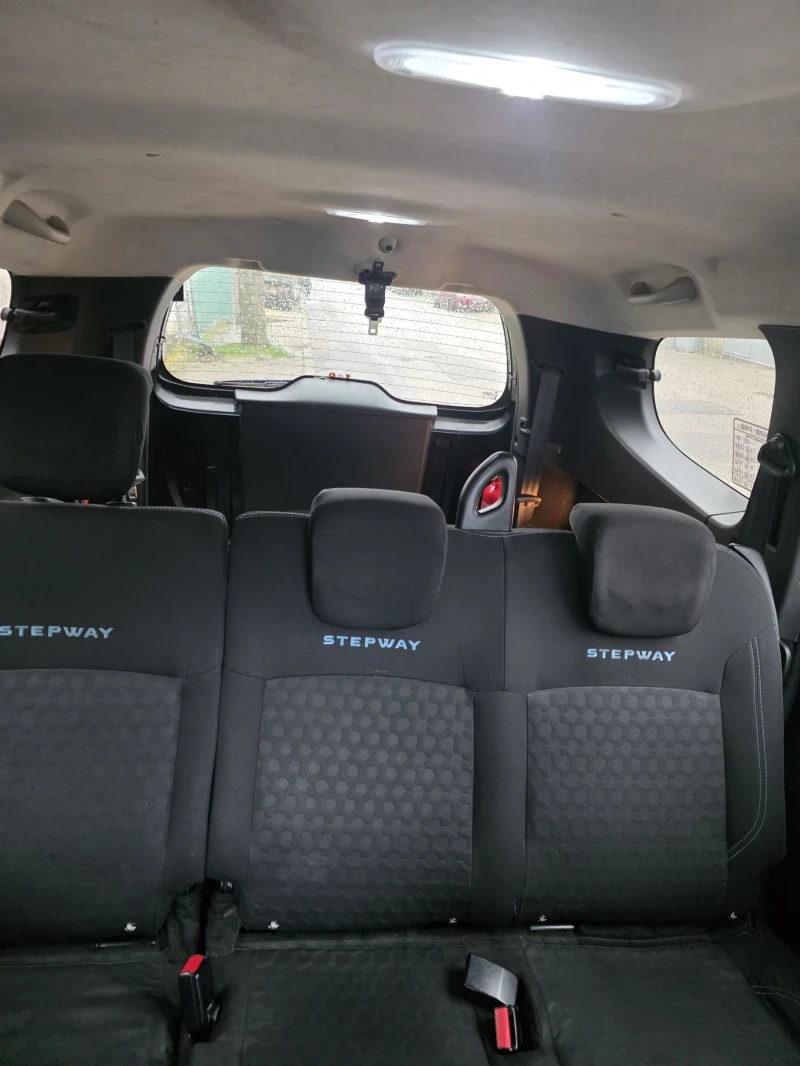 Dacia Lodgy 1.2 115к.с.2016 година, снимка 7 - Автомобили и джипове - 53514544