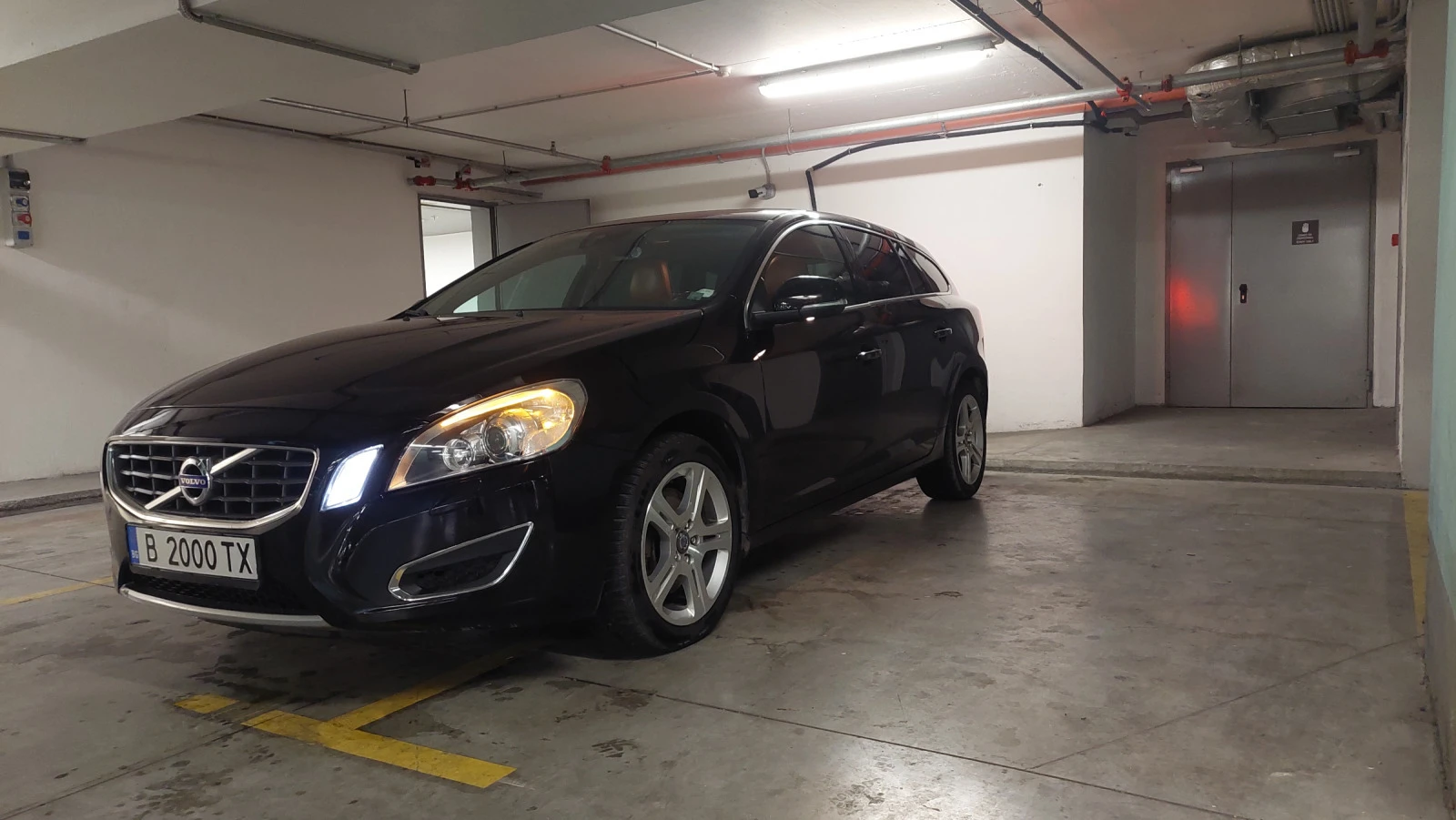 Volvo V60 2.4 D4 AWD BiTurbo - изображение 3