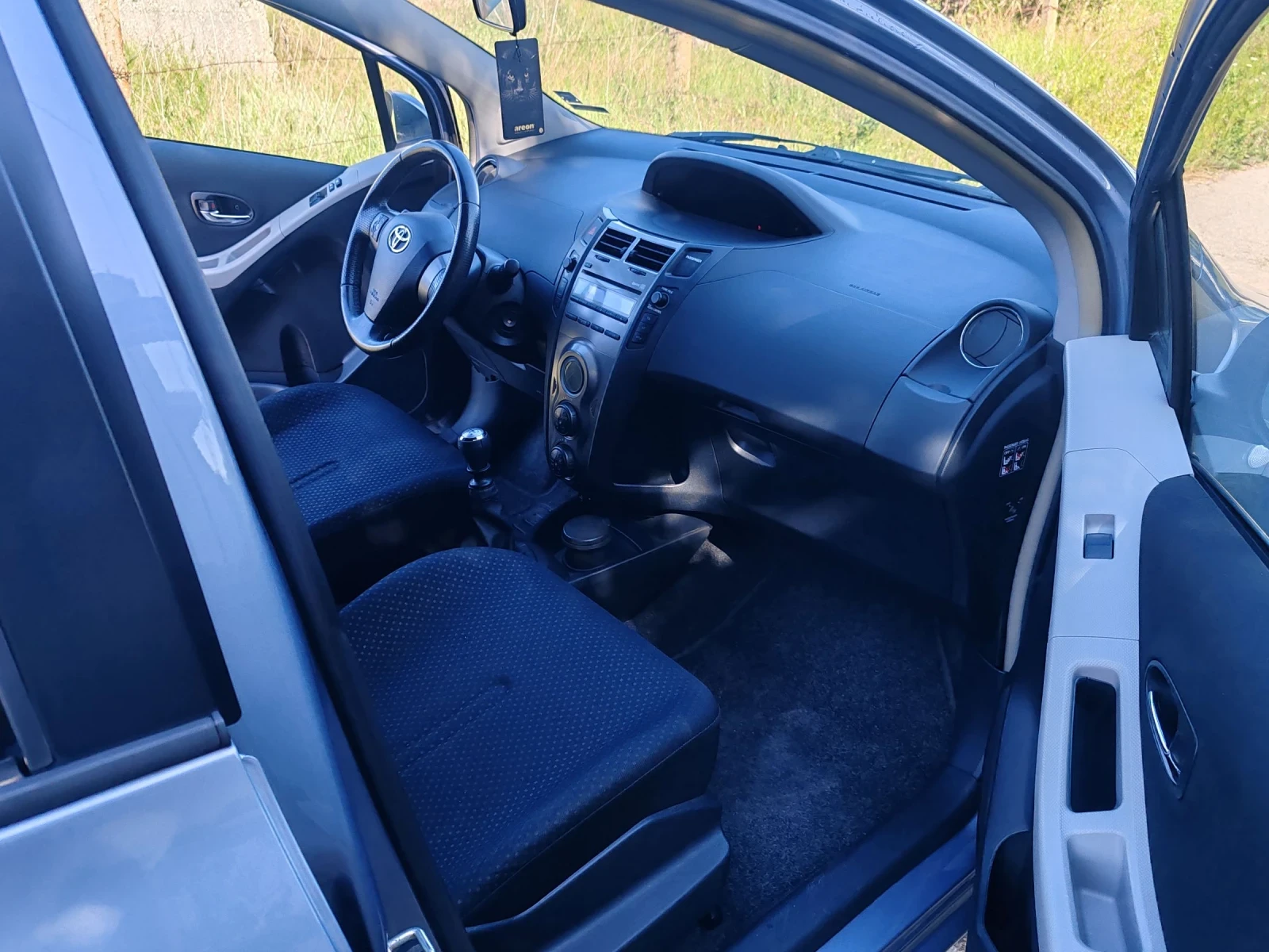 Toyota Yaris 1.3 6 Скорости  - изображение 10