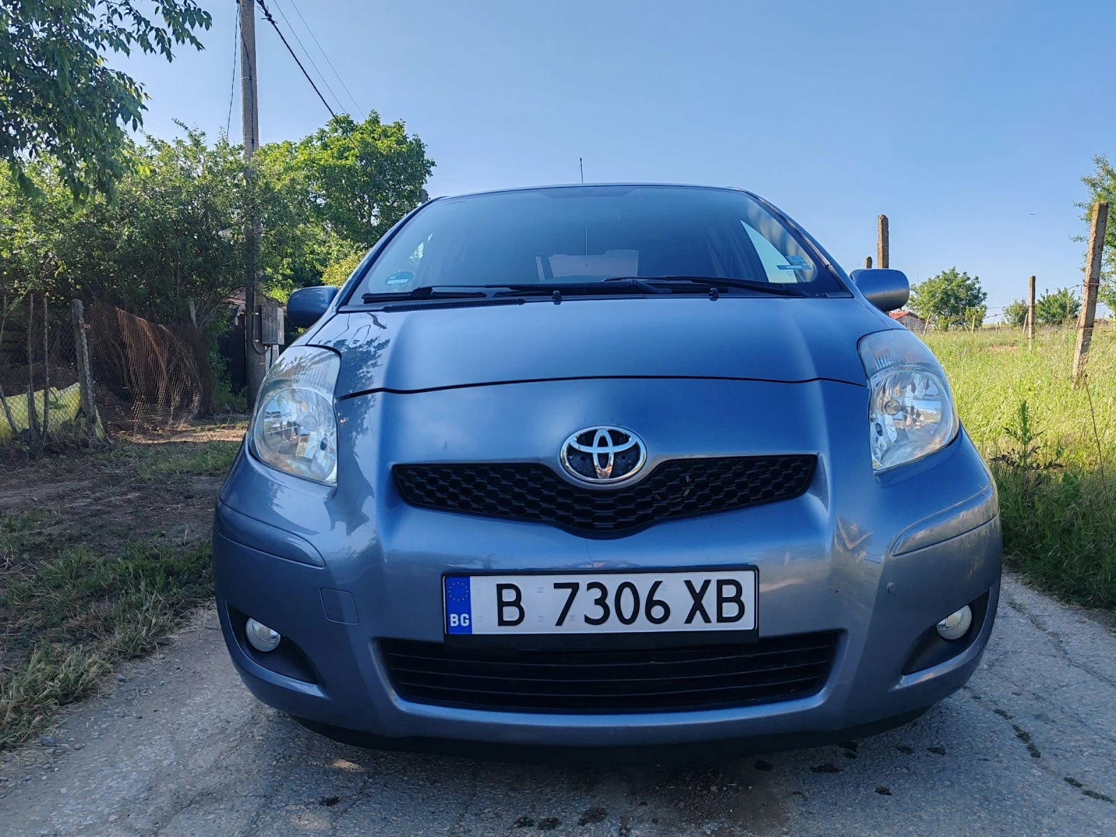 Toyota Yaris 1.3 6 Скорости  - изображение 2