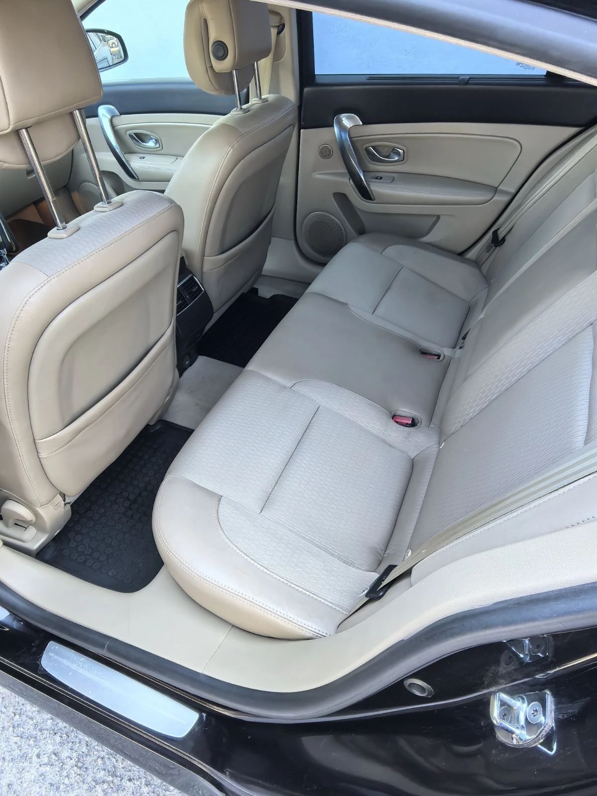 Renault Latitude  - изображение 8