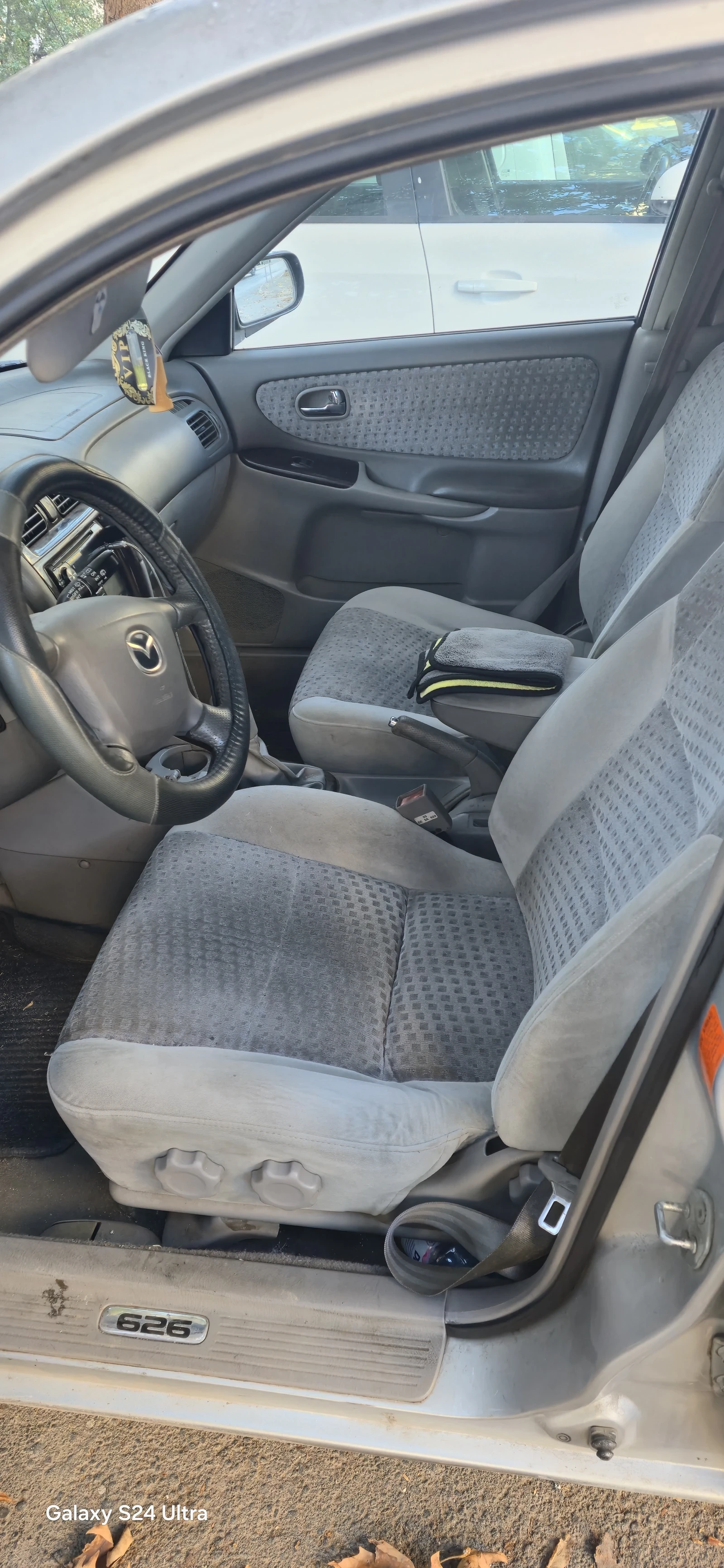 Mazda 626 2.0 - изображение 3