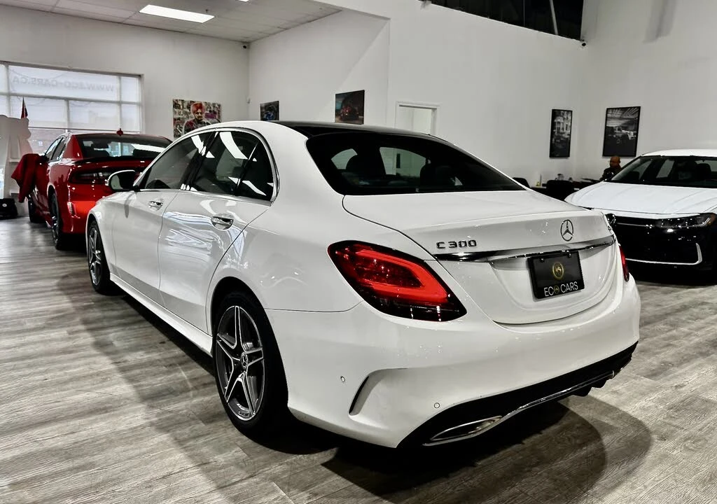 Mercedes-Benz C 300 * 4Matic * AвтоКредит* (ЦЕНА ДО БГ) - изображение 5