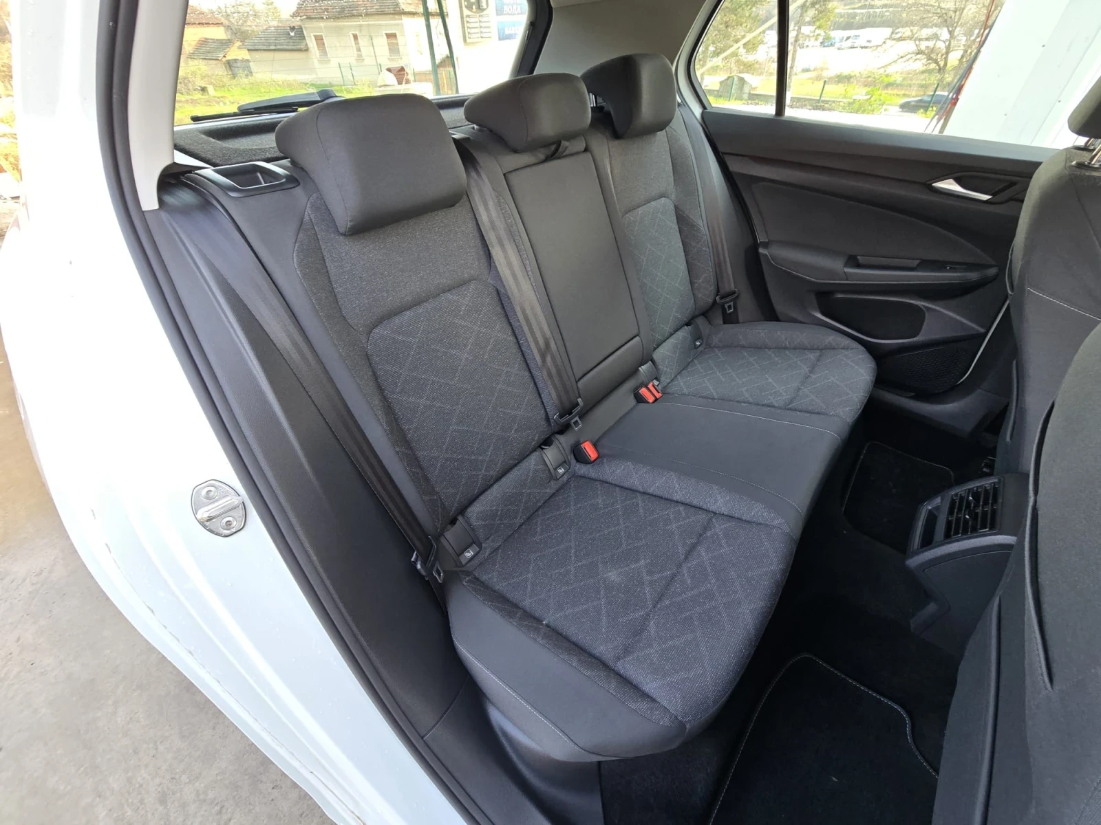 VW Golf 1.5 eTSI - 131.. -   | Mobile.bg   15