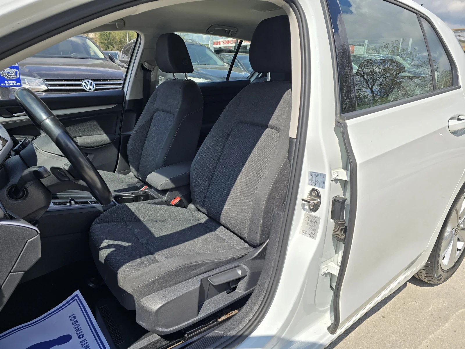 VW Golf 1.5 eTSI - 131к.с. - Топ състояние, снимка 9 - Автомобили и джипове - 52664059