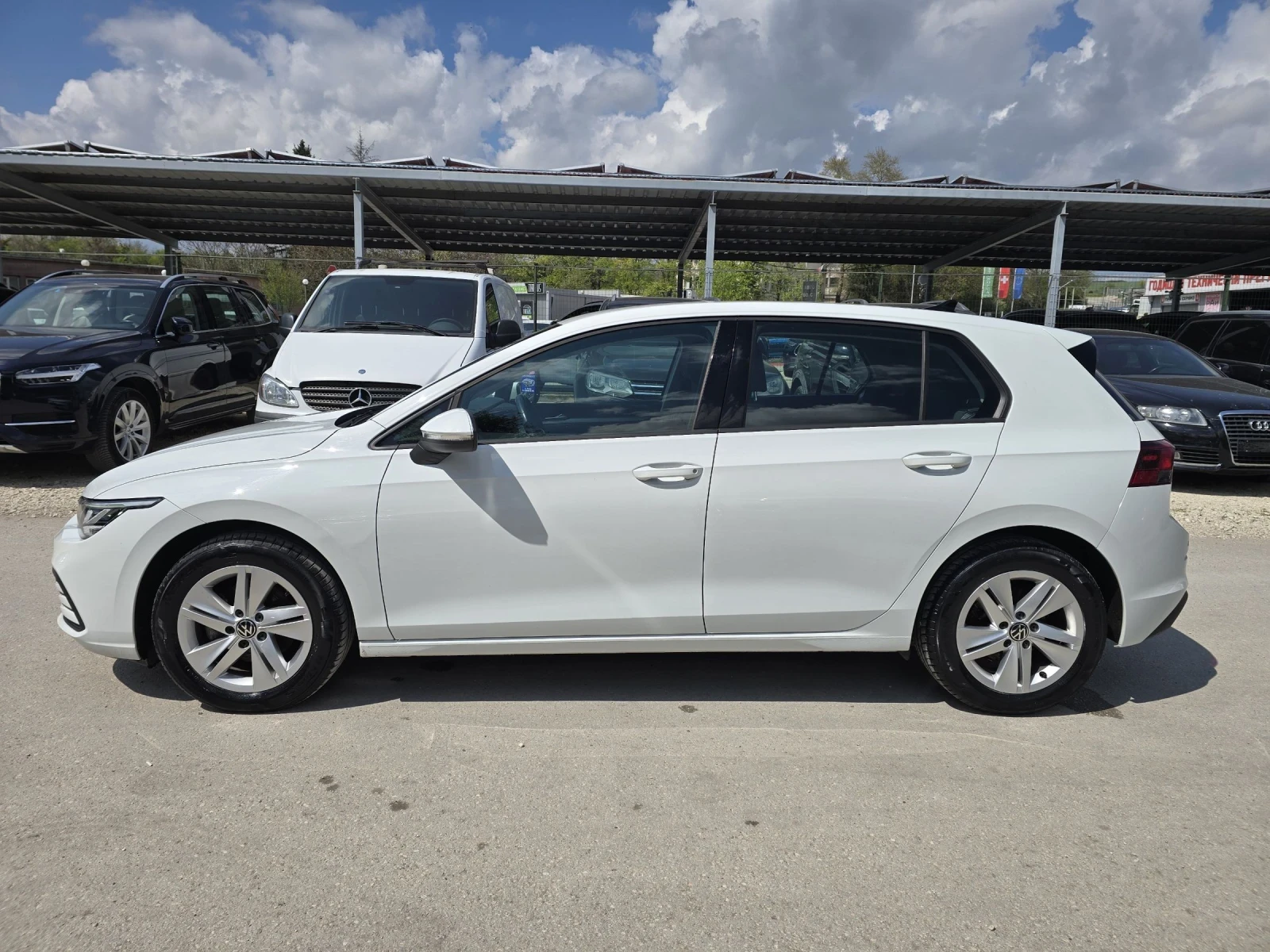 VW Golf 1.5 eTSI - 131к.с. - Топ състояние, снимка 7 - Автомобили и джипове - 52664059