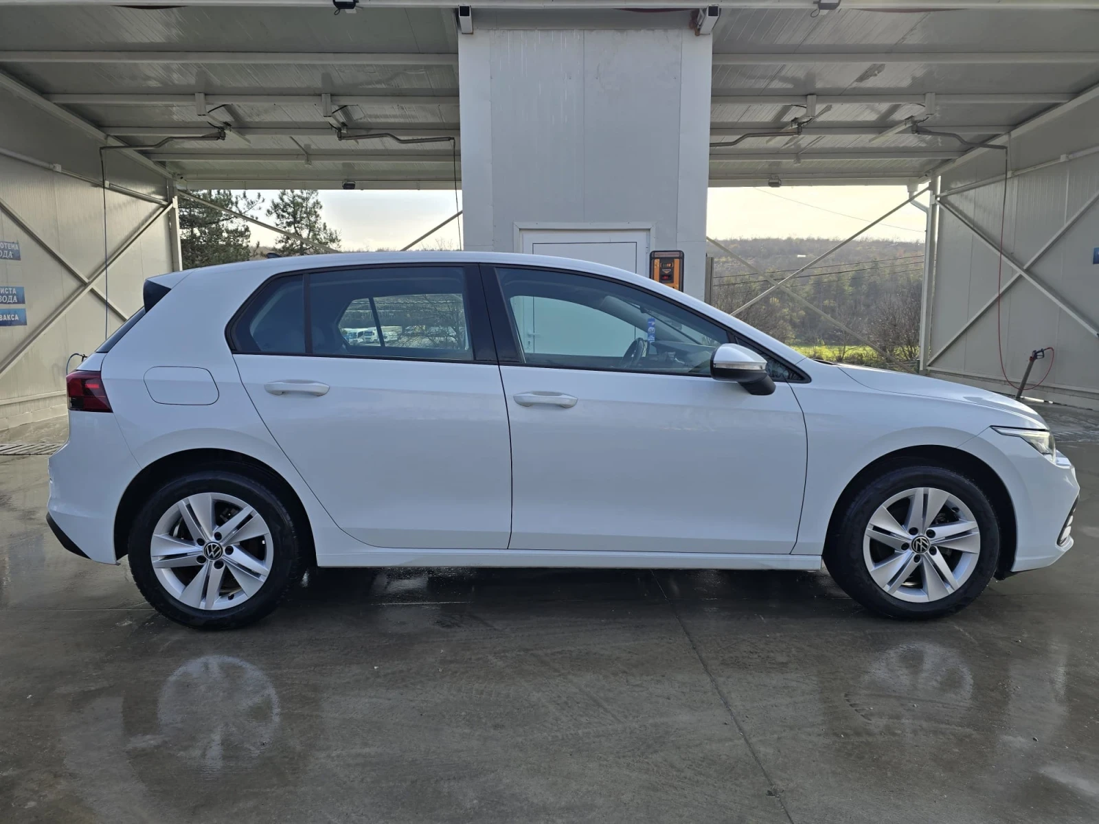 VW Golf 1.5 eTSI - 131к.с. - Топ състояние - изображение 6