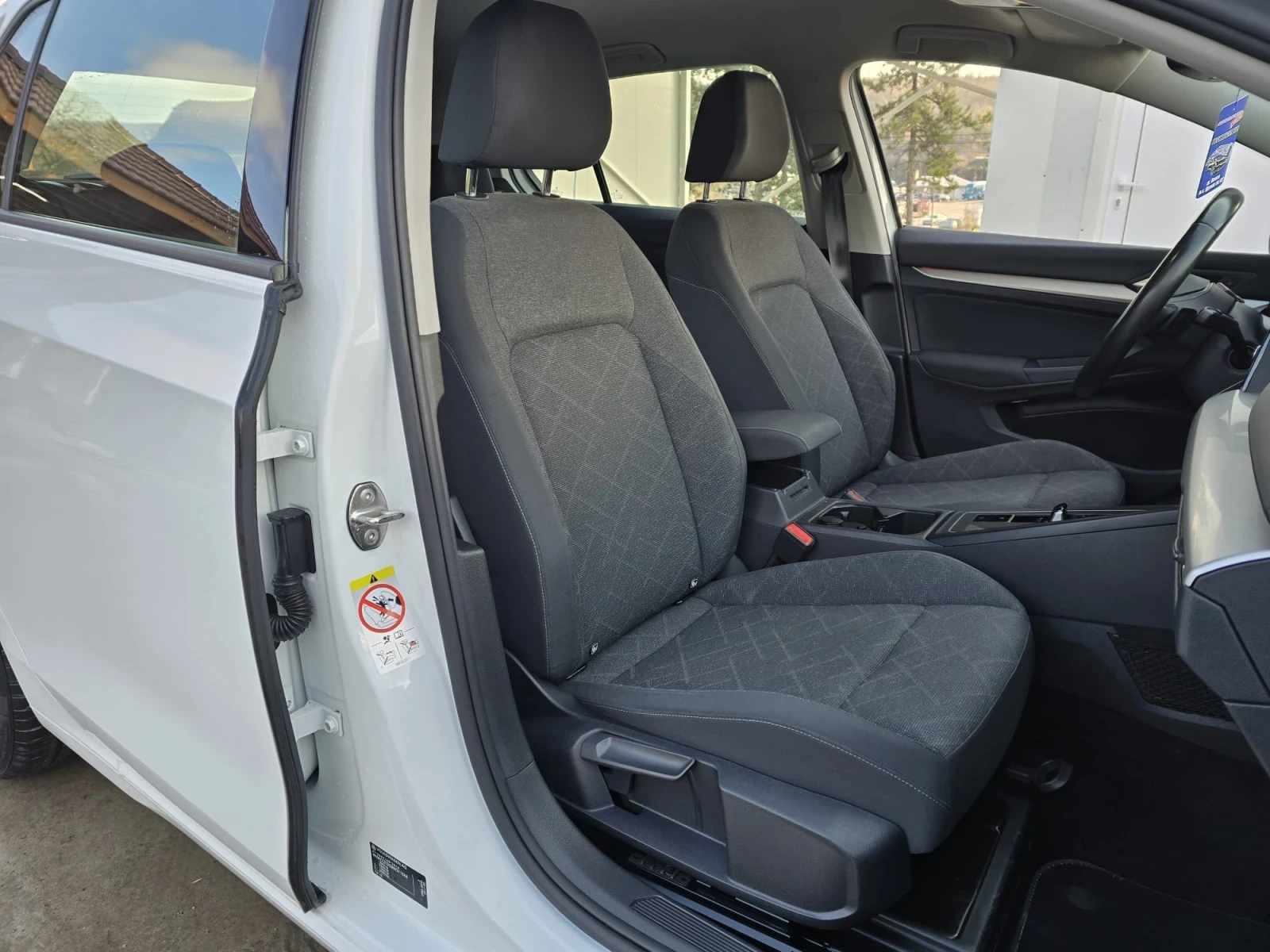 VW Golf 1.5 eTSI - 131.. -   | Mobile.bg   12