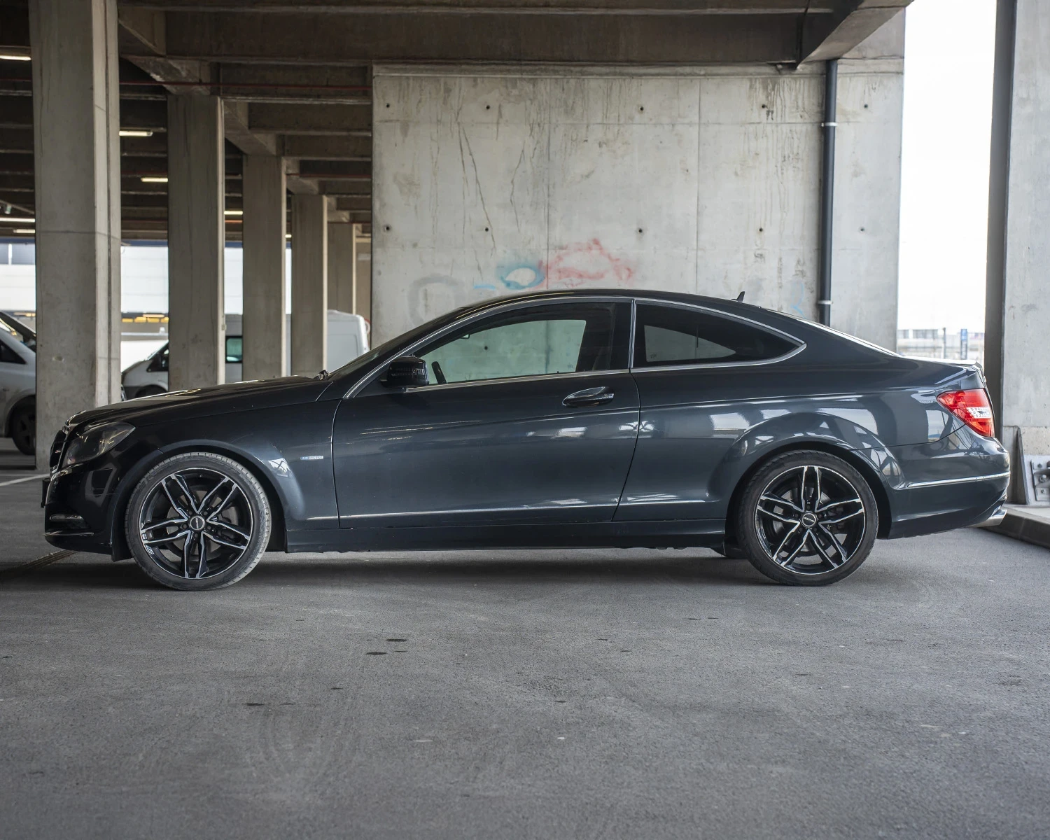 Mercedes-Benz C 220, снимка 2 - Автомобили и джипове - 53708520