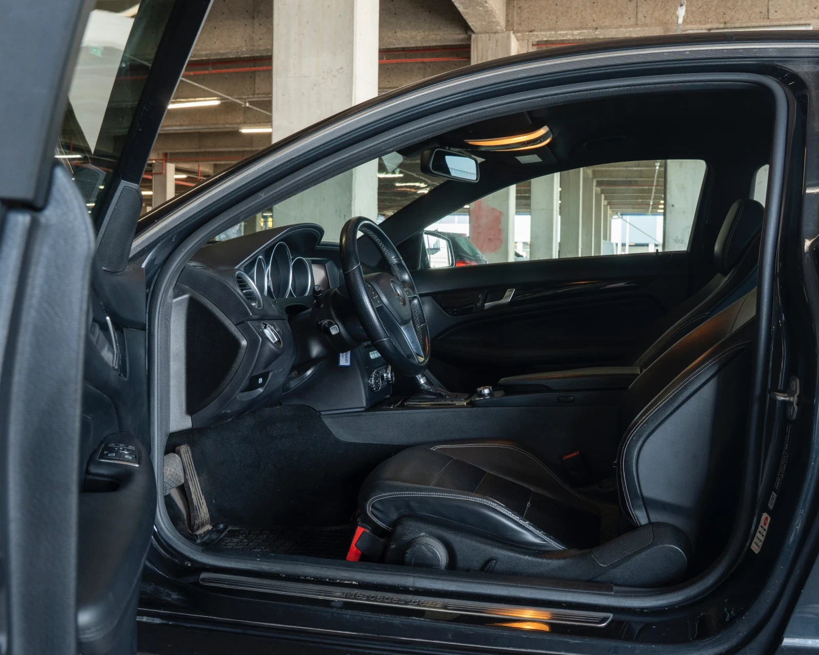 Mercedes-Benz C 220, снимка 8 - Автомобили и джипове - 53708520