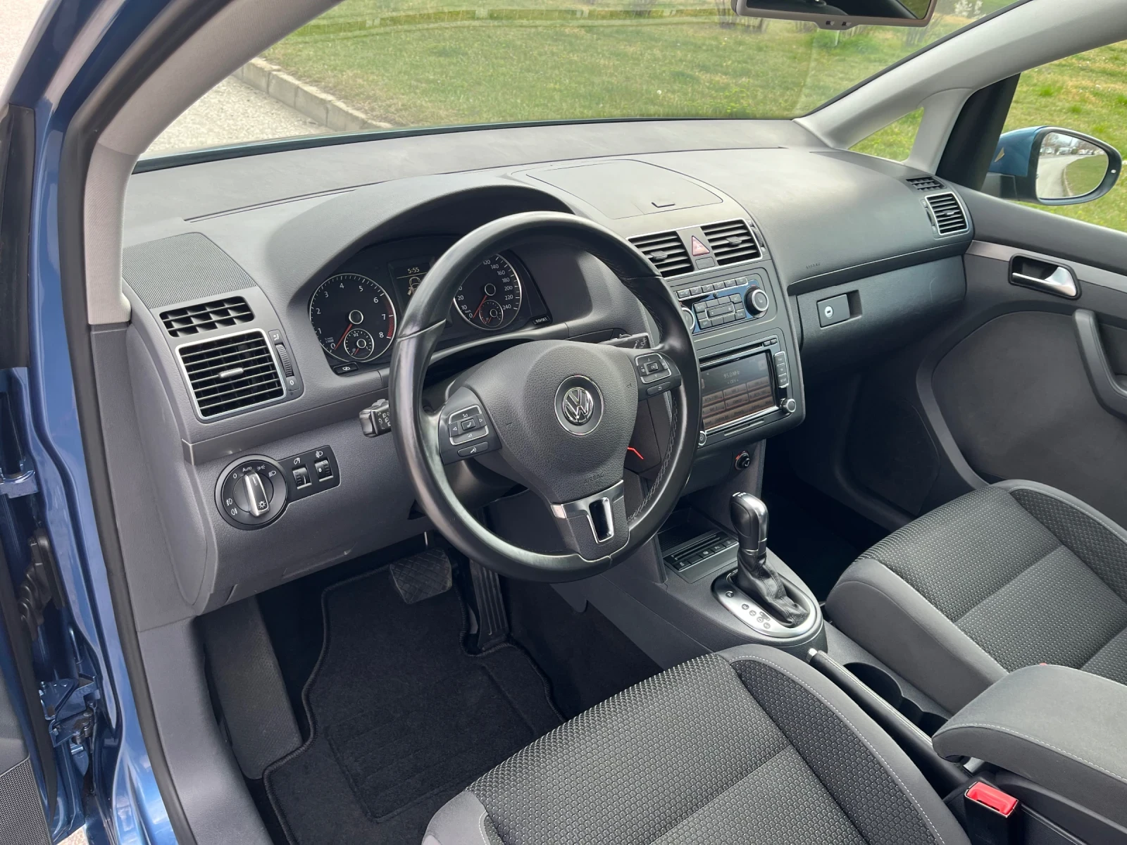 VW Touran 1.4 CNG DSG, снимка 15 - Автомобили и джипове - 53979882
