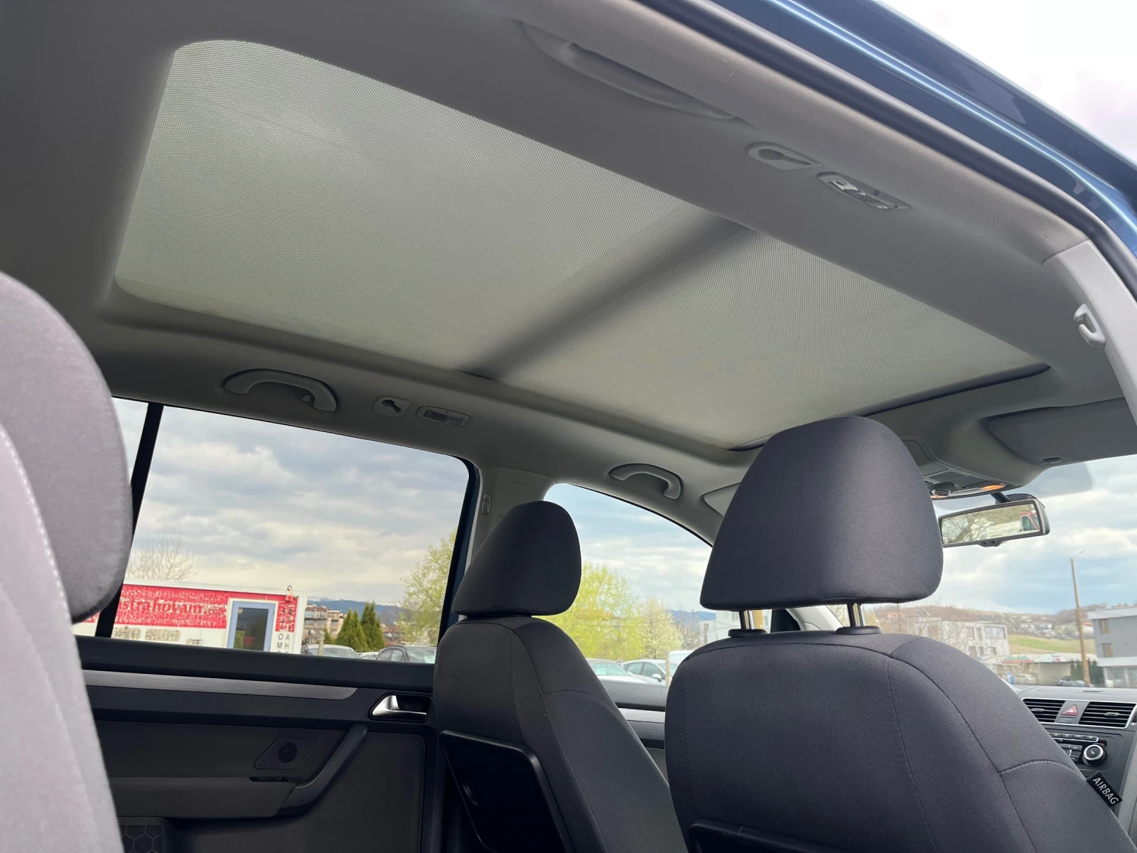 VW Touran 1.4 CNG DSG, снимка 11 - Автомобили и джипове - 53979882