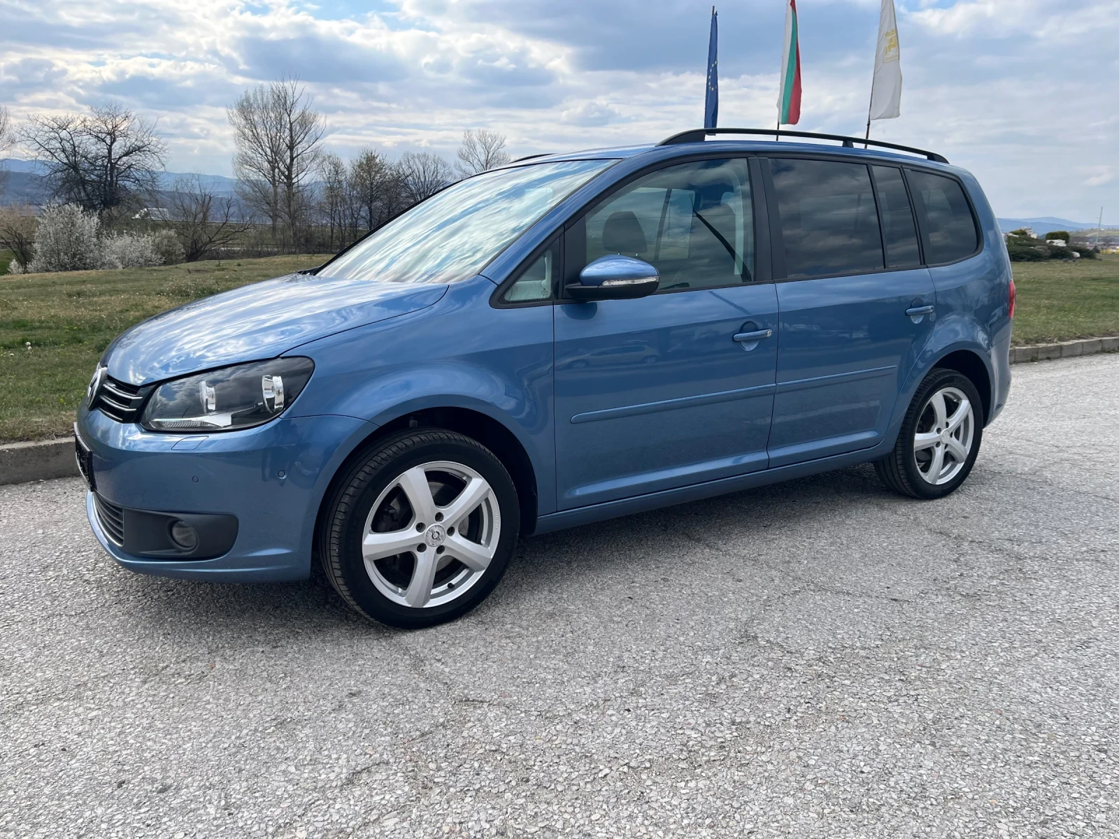 VW Touran 1.4 CNG DSG, снимка 2 - Автомобили и джипове - 53979882