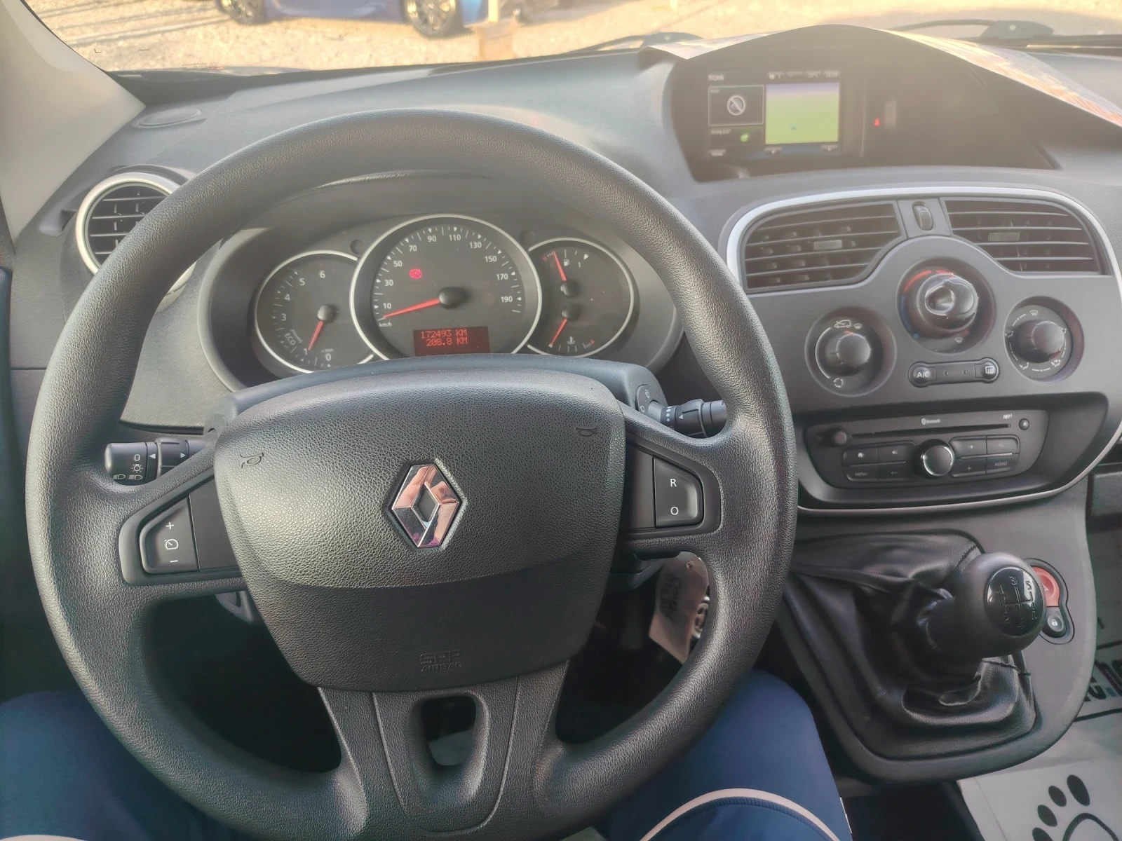 Renault Kangoo 1.5 DCI ZEN, снимка 8 - Автомобили и джипове - 54115625