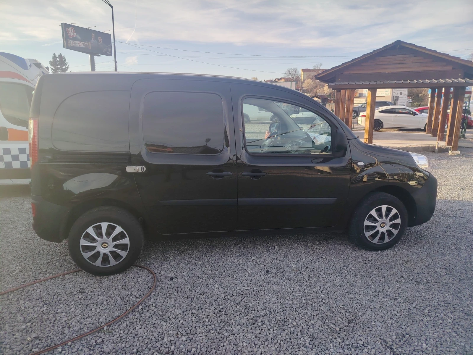 Renault Kangoo 1.5 DCI ZEN, снимка 6 - Автомобили и джипове - 54115625