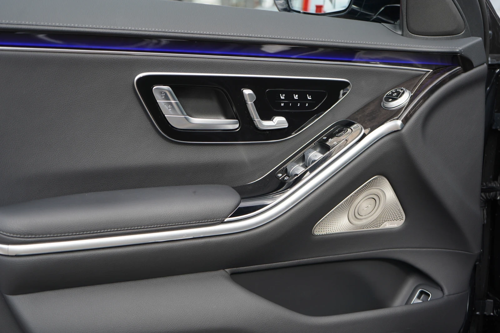 Mercedes-Benz S 500 4M* LONG* AMG* PANO* BURMESTER* HEAD UP* MANUFAKTU, снимка 7 - Автомобили и джипове - 54149727