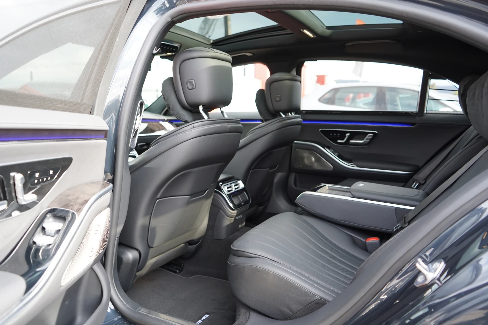 Mercedes-Benz S 500 4M* LONG* AMG* PANO* BURMESTER* HEAD UP* MANUFAKTU, снимка 15 - Автомобили и джипове - 54149727