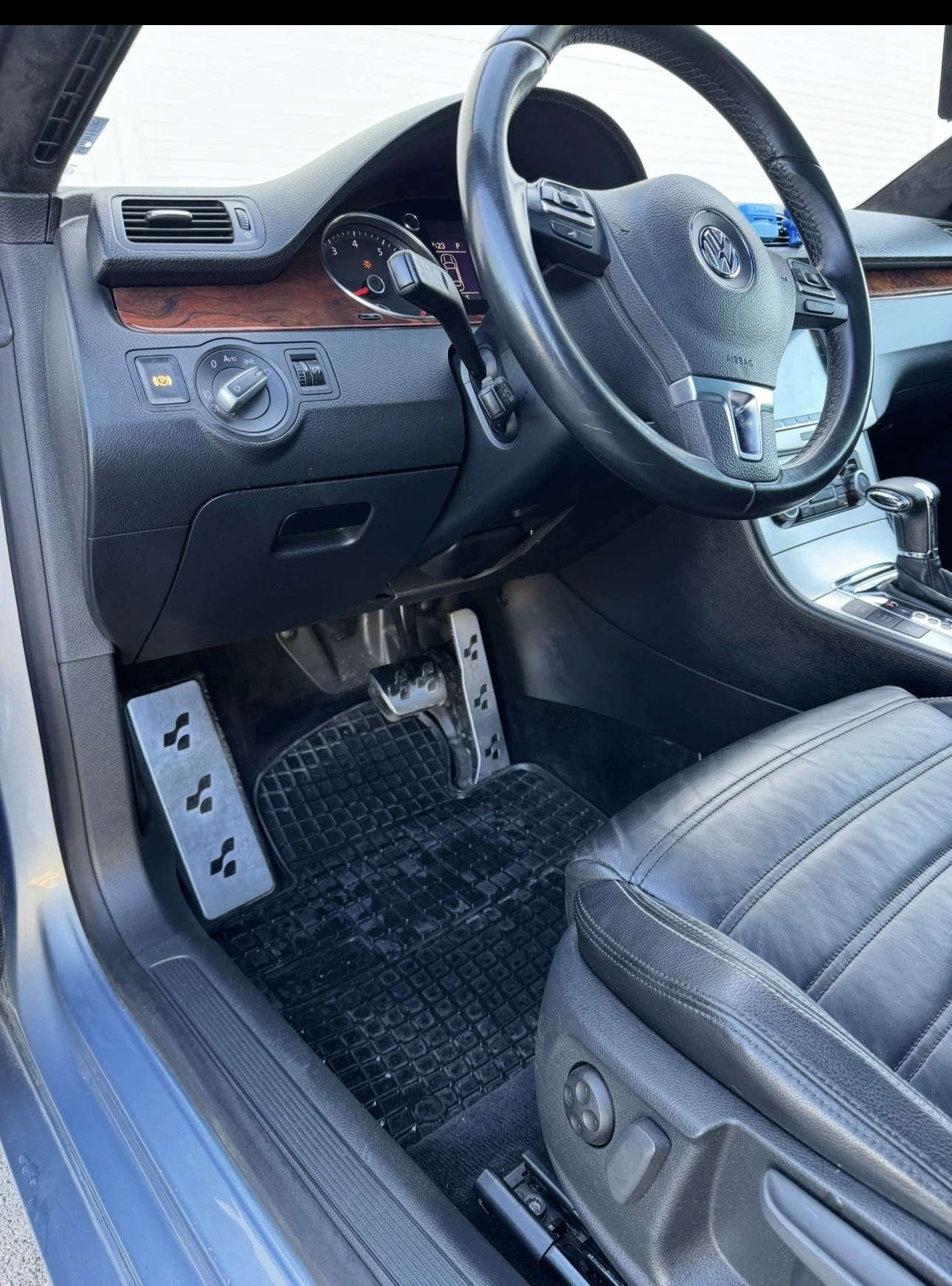 VW CC R36 3.6 ГАЗ/БЕНЗИН , снимка 10 - Автомобили и джипове - 54424077