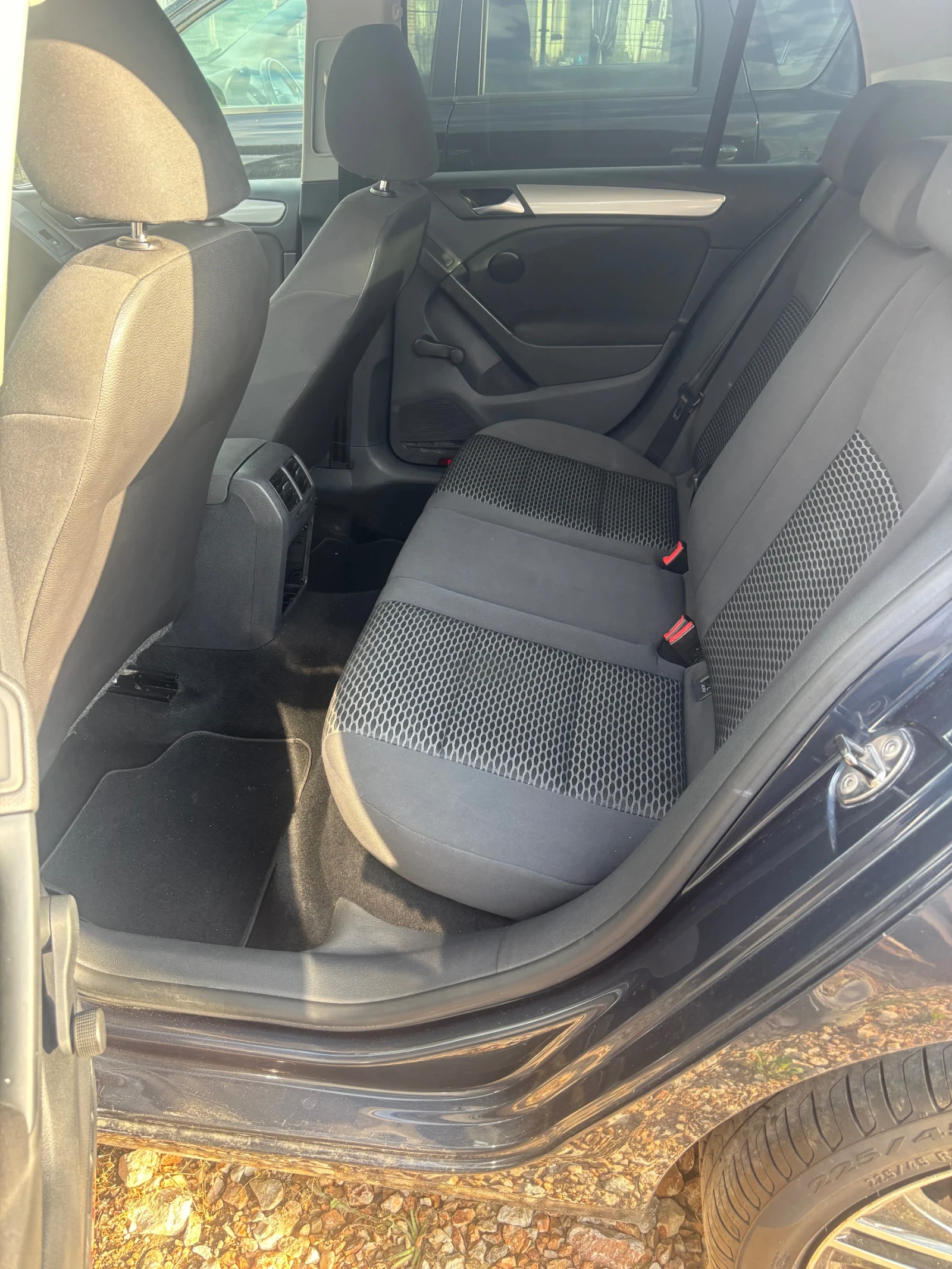 VW Golf, снимка 5 - Автомобили и джипове - 54645615