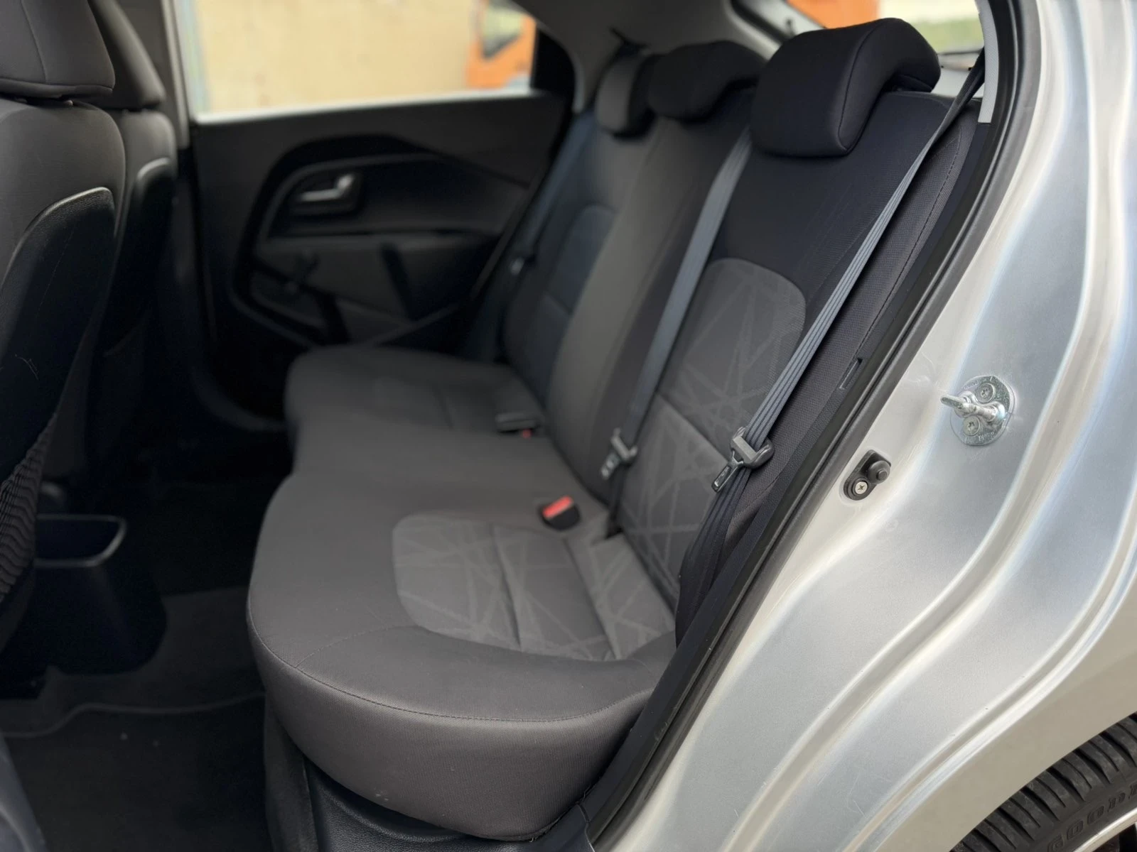Kia Rio, снимка 12 - Автомобили и джипове - 55156993