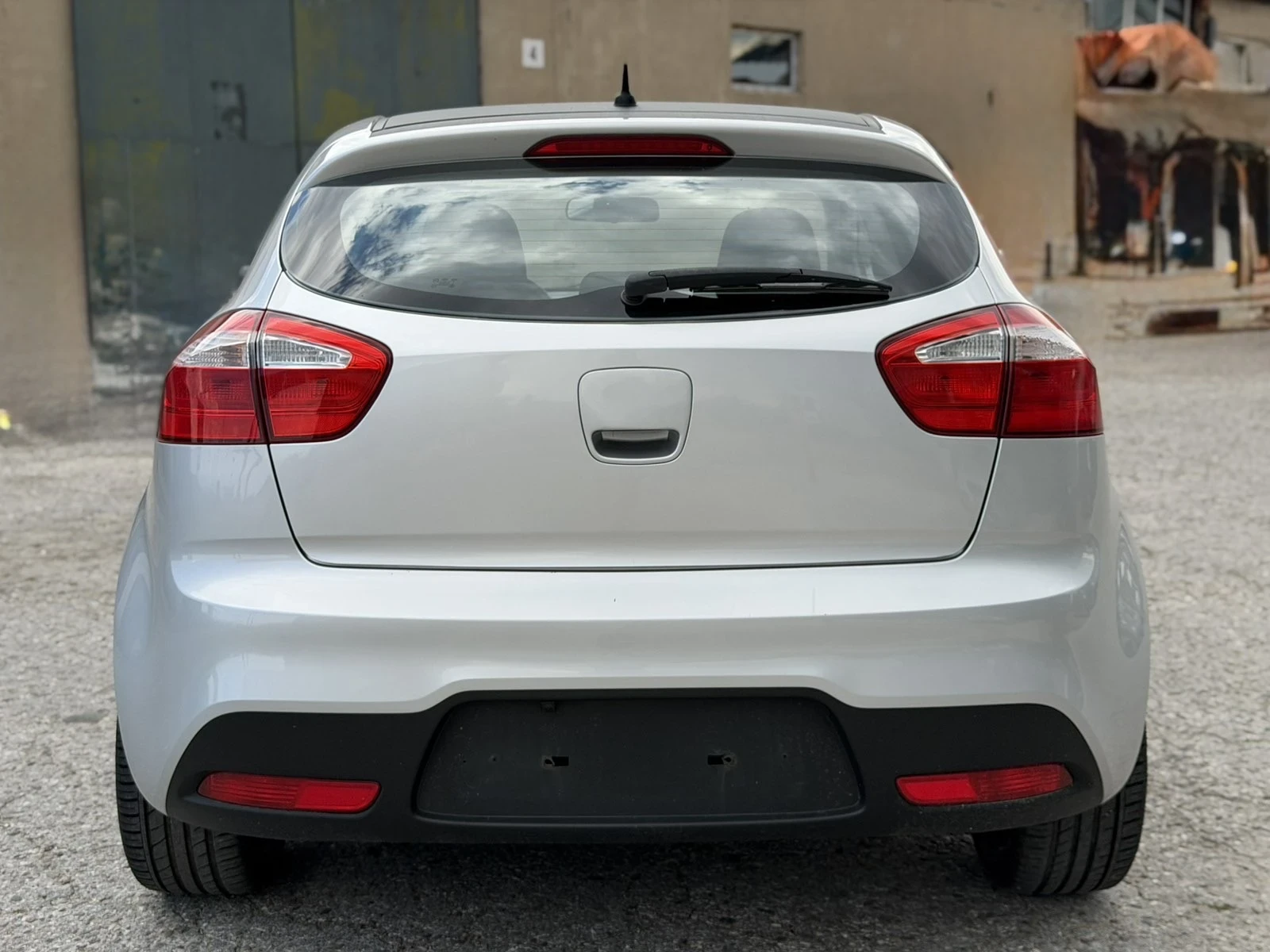 Kia Rio, снимка 6 - Автомобили и джипове - 55156993