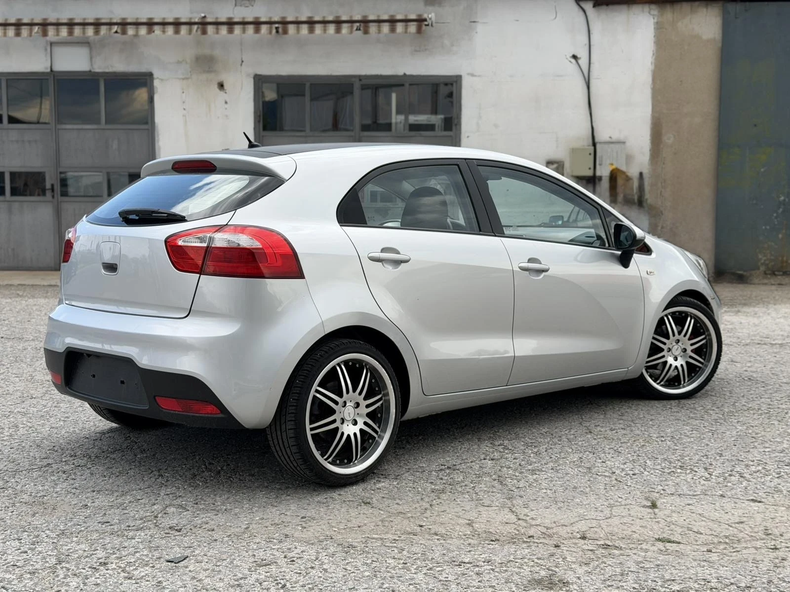 Kia Rio, снимка 7 - Автомобили и джипове - 55156993