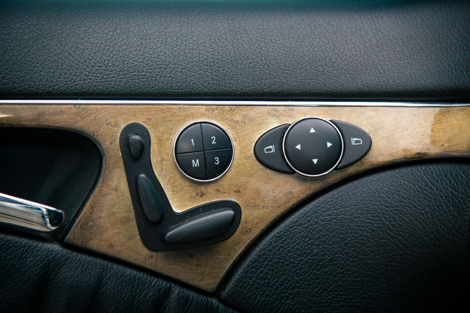 Mercedes-Benz E 500, снимка 5 - Автомобили и джипове - 55975736