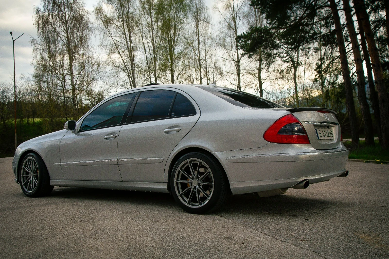 Mercedes-Benz E 500, снимка 2 - Автомобили и джипове - 55975736