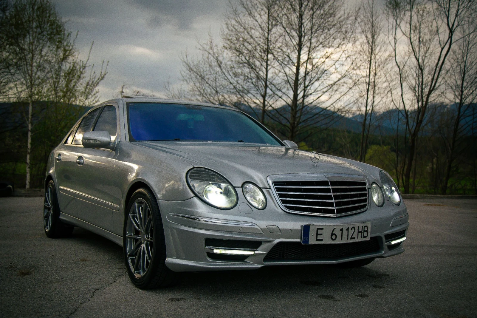 Mercedes-Benz E 500, снимка 12 - Автомобили и джипове - 55975736