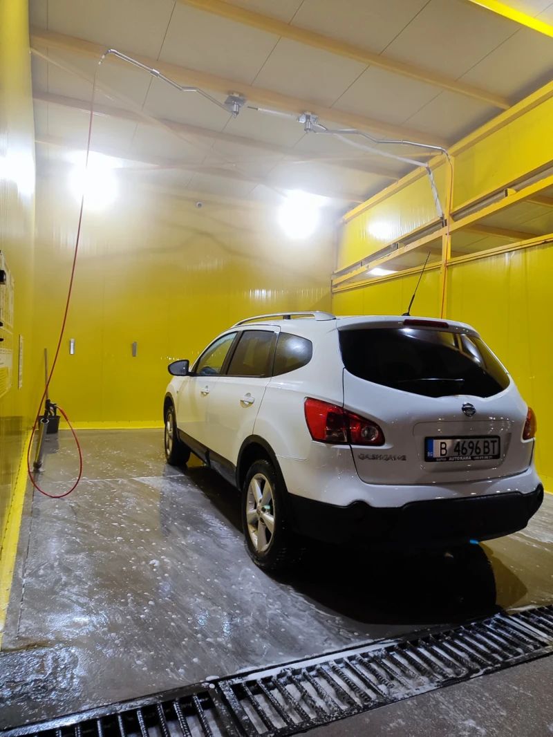 Nissan Qashqai 1.6i, снимка 8 - Автомобили и джипове - 52714814