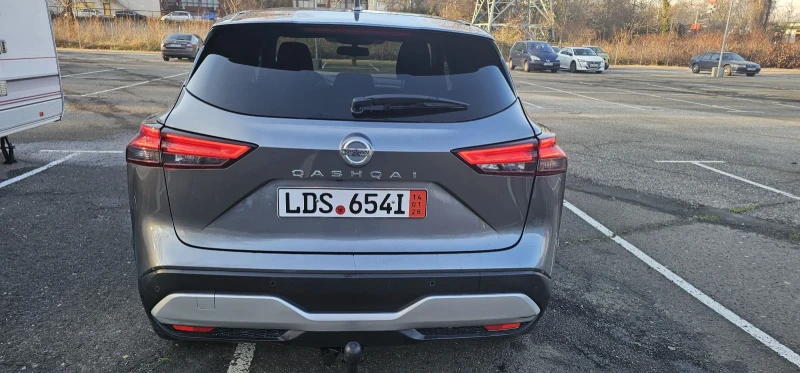 Nissan Qashqai 1.3 бензин Автомат 360 Холандия , снимка 6 - Автомобили и джипове - 52858329