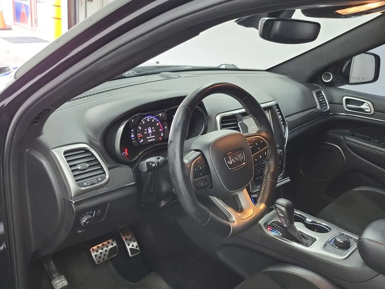 Jeep Grand cherokee * SRT * CARFAX * ЦЕНА ДО БГ, снимка 7 - Автомобили и джипове - 54044951