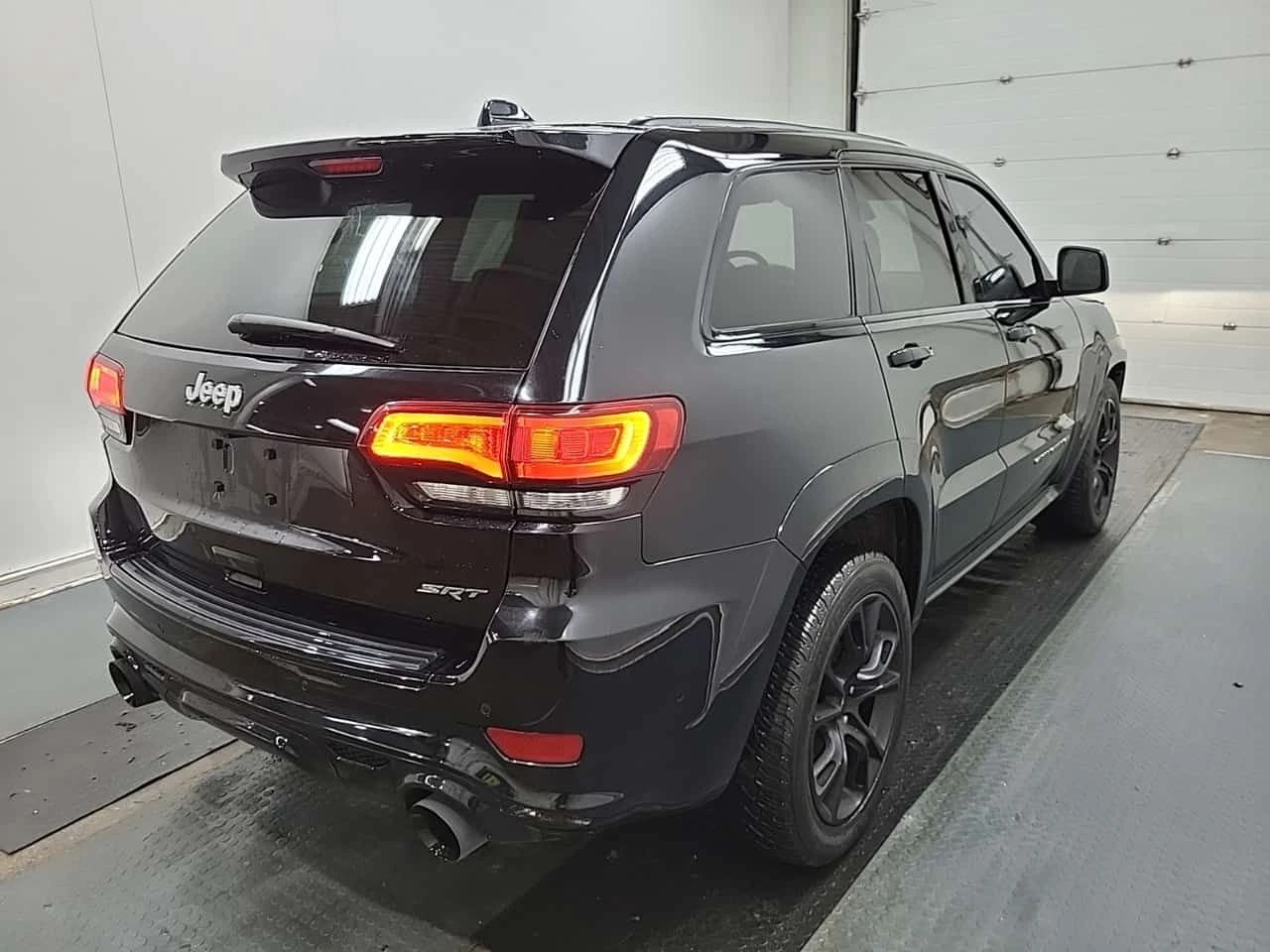 Jeep Grand cherokee * SRT * CARFAX * ЦЕНА ДО БГ, снимка 3 - Автомобили и джипове - 54044951