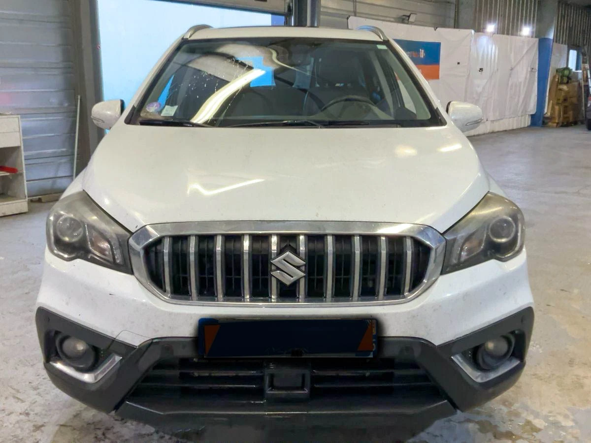 Suzuki SX4 S-Cross 1.4 бензин 4х4 FULL!!! TOP!!! Очакван внос! , снимка 2 - Автомобили и джипове - 54063260
