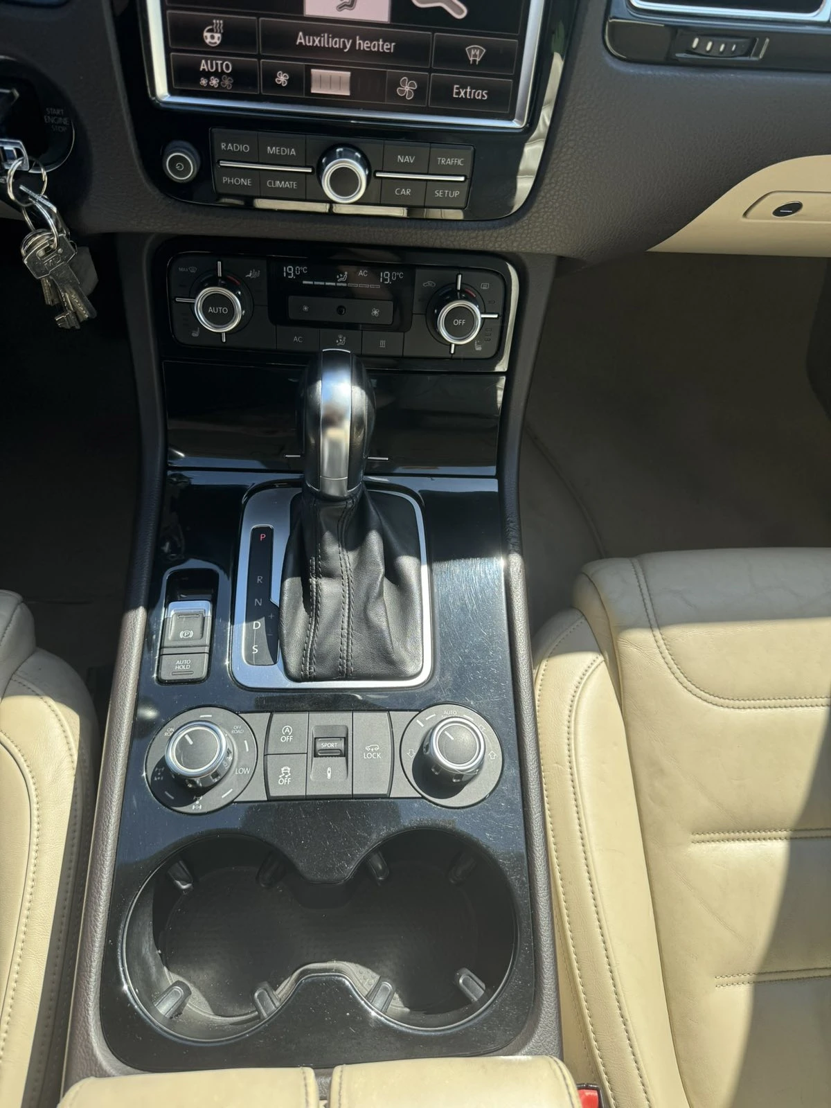 VW Touareg 3.0 TDI, снимка 14 - Автомобили и джипове - 54683461