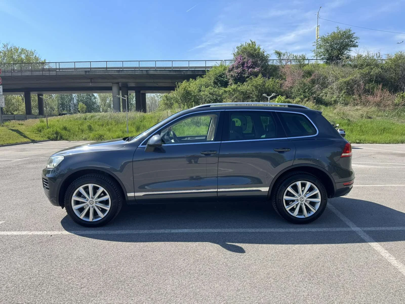 VW Touareg 3.0 TDI, снимка 3 - Автомобили и джипове - 54683461