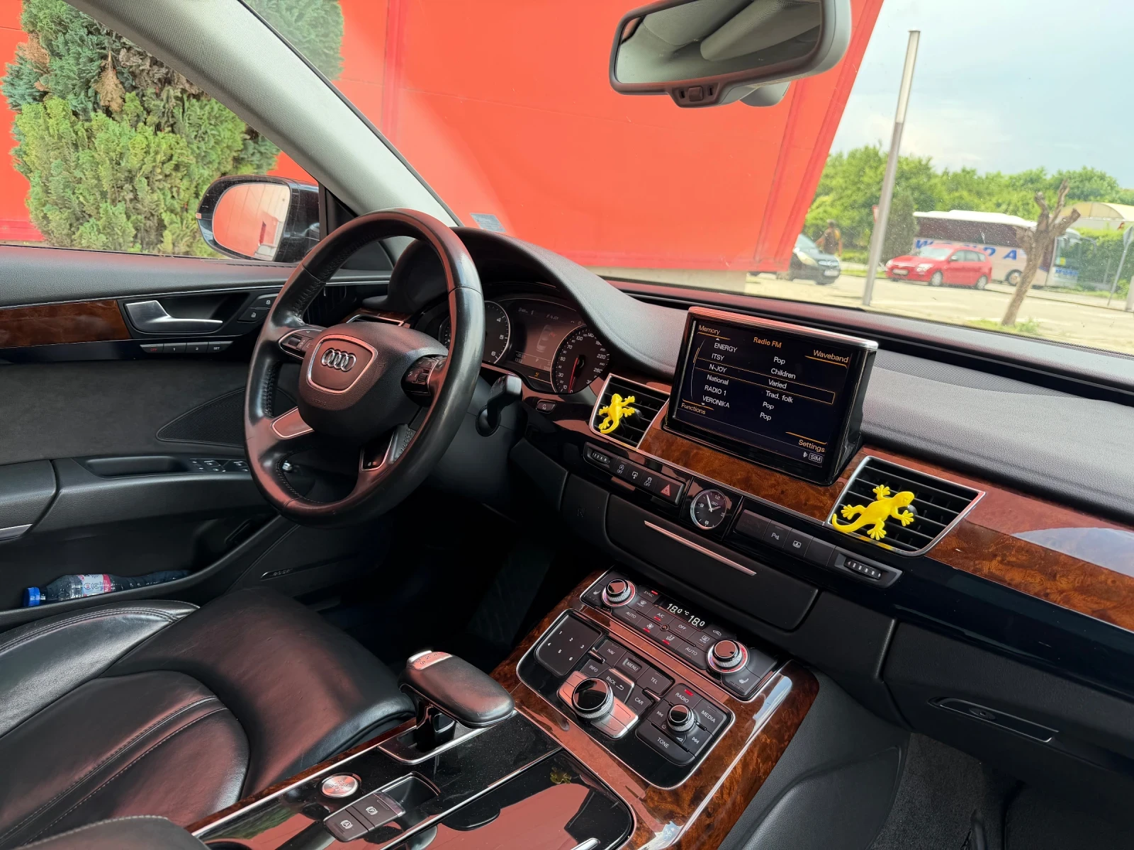 Audi A8 EXTRA* LONG* ОБСЛУЖЕН* ВС* ПЛАТЕНО, снимка 13 - Автомобили и джипове - 54997800