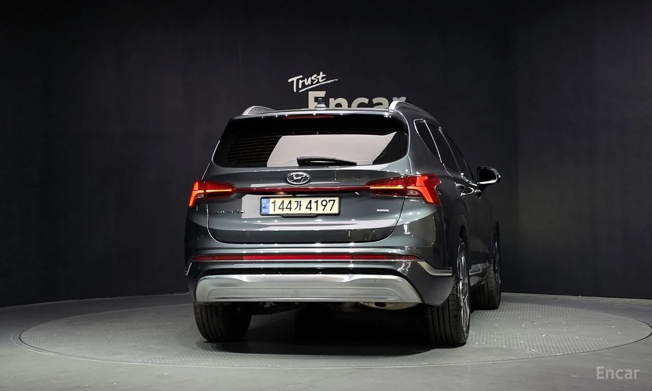 Hyundai Santa fe 2.5T* CALLIGRAPHY* DISTRONIC* HEAD UP* ОБДУХВАНЕ, снимка 4 - Автомобили и джипове - 55234650