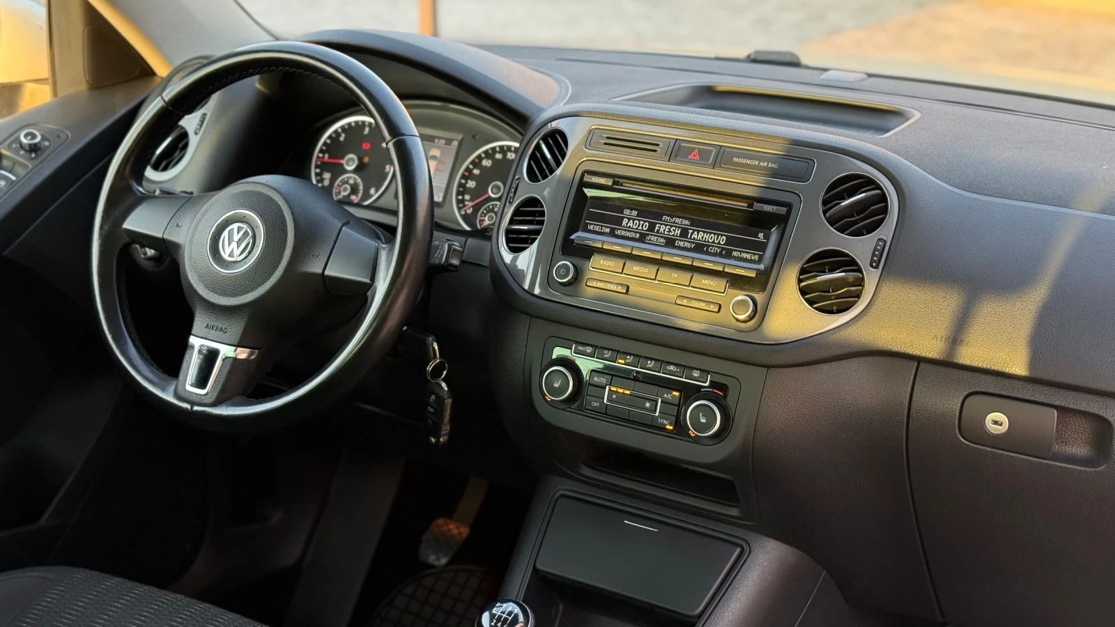 VW Tiguan 4-MOTION, снимка 8 - Автомобили и джипове - 55636882