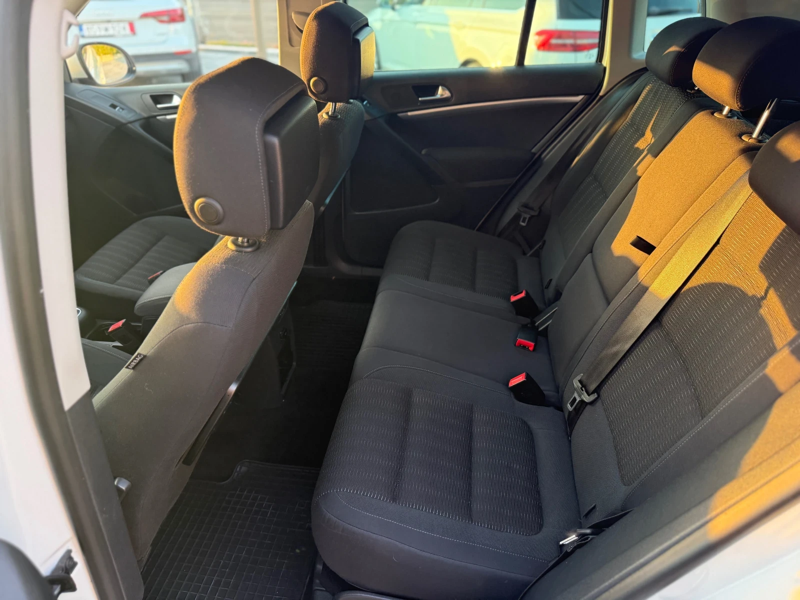 VW Tiguan 4-MOTION, снимка 14 - Автомобили и джипове - 55636882