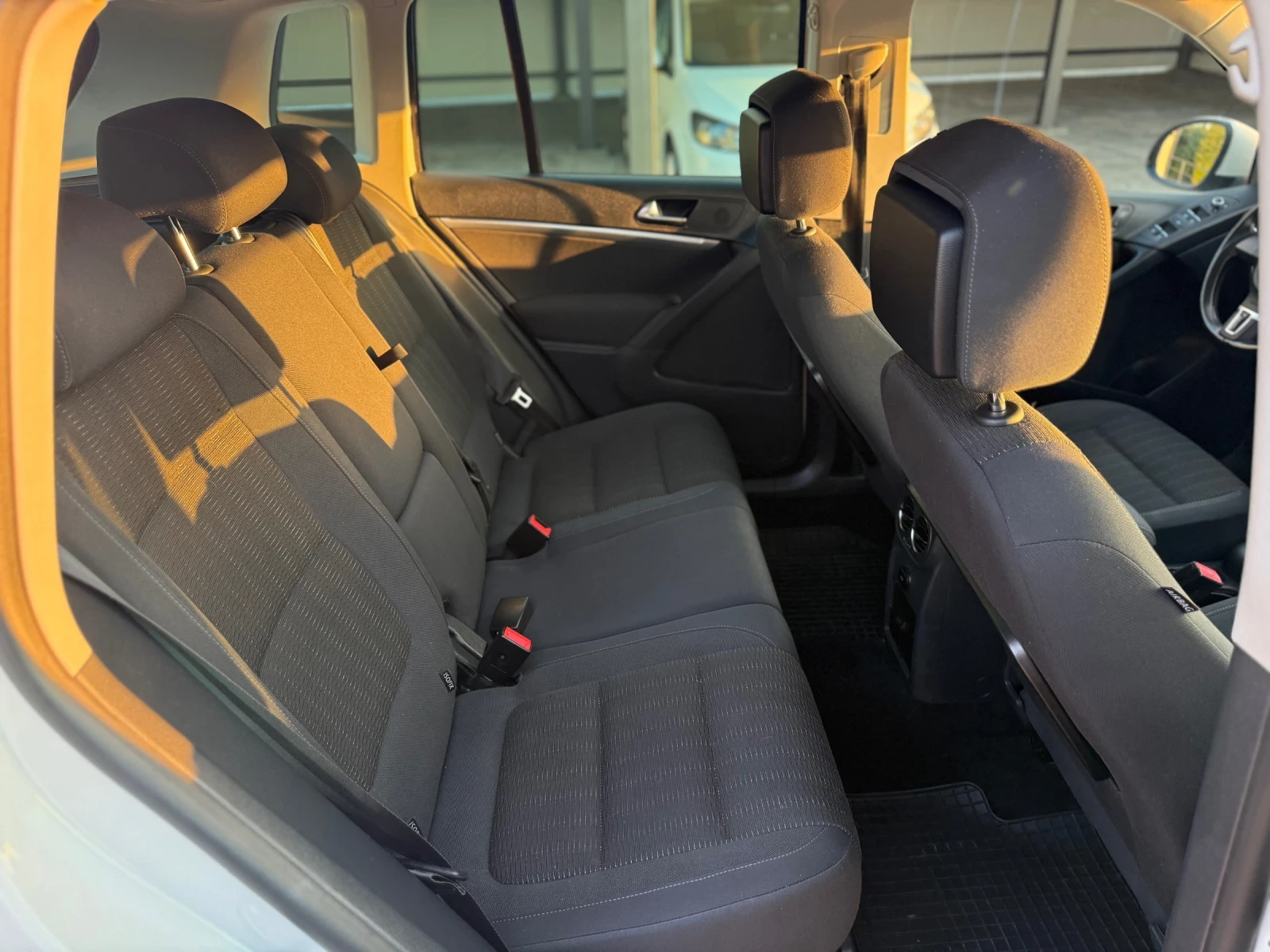 VW Tiguan 4-MOTION, снимка 13 - Автомобили и джипове - 55636882
