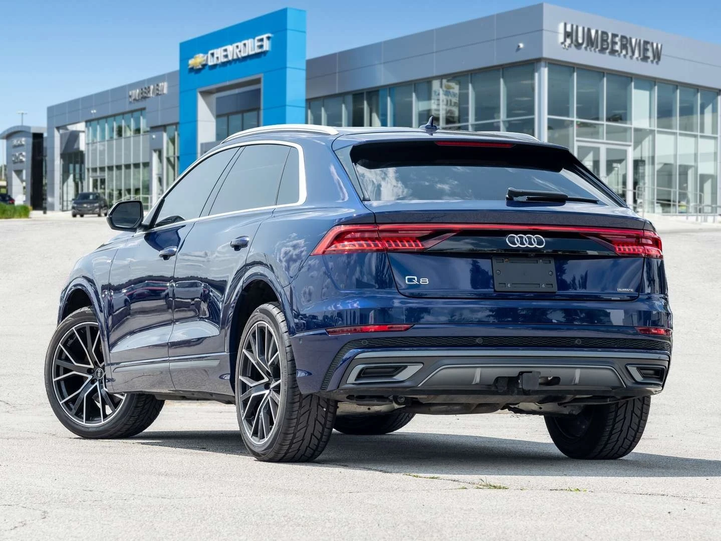 Audi Q8 БЕЗ УДАР* 360* ОБДУХ* ДИСТРОНИК* , снимка 5 - Автомобили и джипове - 55740524