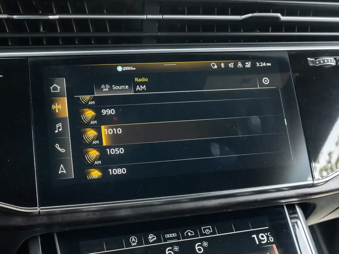 Audi Q8 БЕЗ УДАР* 360* ОБДУХ* ДИСТРОНИК* , снимка 17 - Автомобили и джипове - 55740524