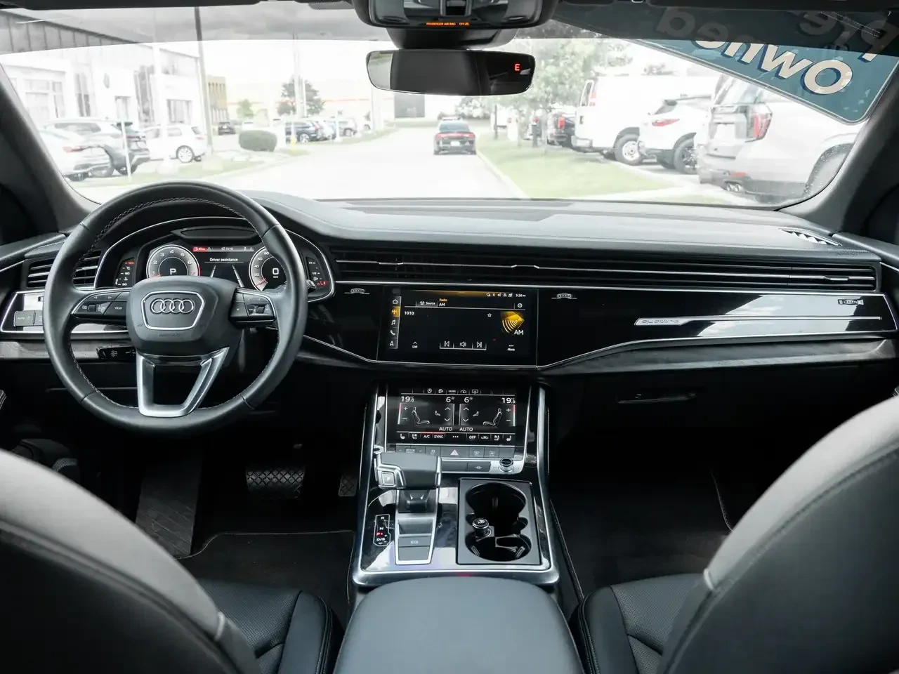 Audi Q8 БЕЗ УДАР* 360* ОБДУХ* ДИСТРОНИК* , снимка 7 - Автомобили и джипове - 55740524