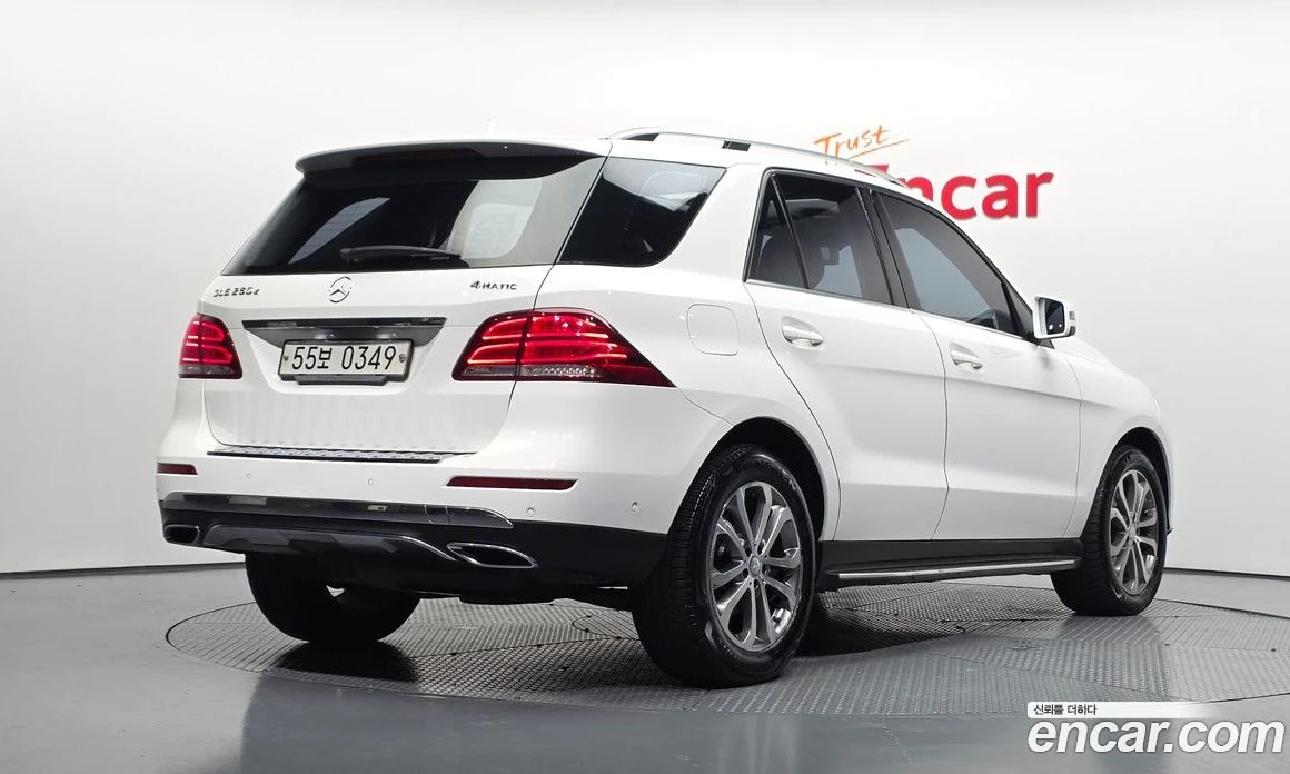 Mercedes-Benz GLE GLE250 d 4MATIC, снимка 2 - Автомобили и джипове - 56117344