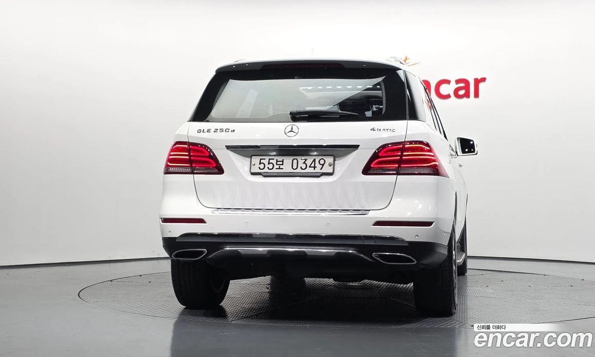 Mercedes-Benz GLE GLE250 d 4MATIC, снимка 4 - Автомобили и джипове - 56117344